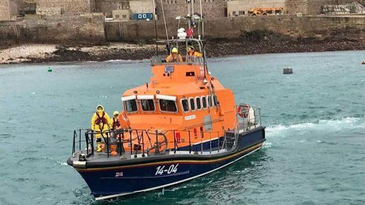 Tras nueve horas de rastreo, suspendieron la búsqueda del avión y mañana temprano decidirán si continúan