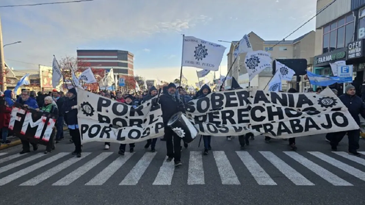 Baja de aranceles: sindicatos de Tierra del Fuego convocan a un paro provincial para el 21 de mayo