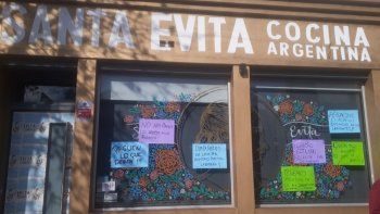 El reclamo de los trabajadores del restaurante militante Santa Evita por incumplimientos en el pago de sueldos