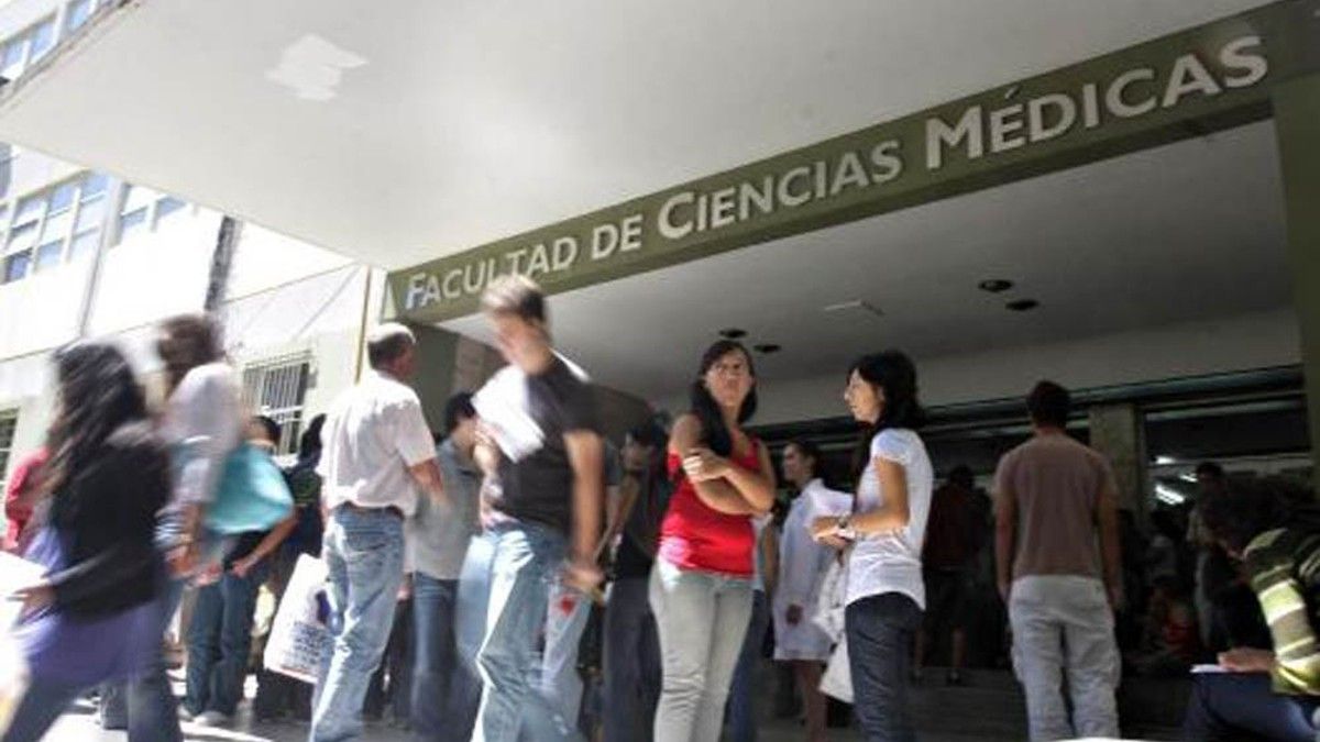 En las últimas semanas, las agrupaciones estudiantiles cuestionaron el bajo porcentaje de clases presenciales. 