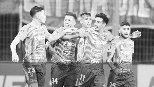 Triunfazo de Defensa y Justicia: le ganó 2-1 a Olimpia en Varela y quedó segundo en su grupo