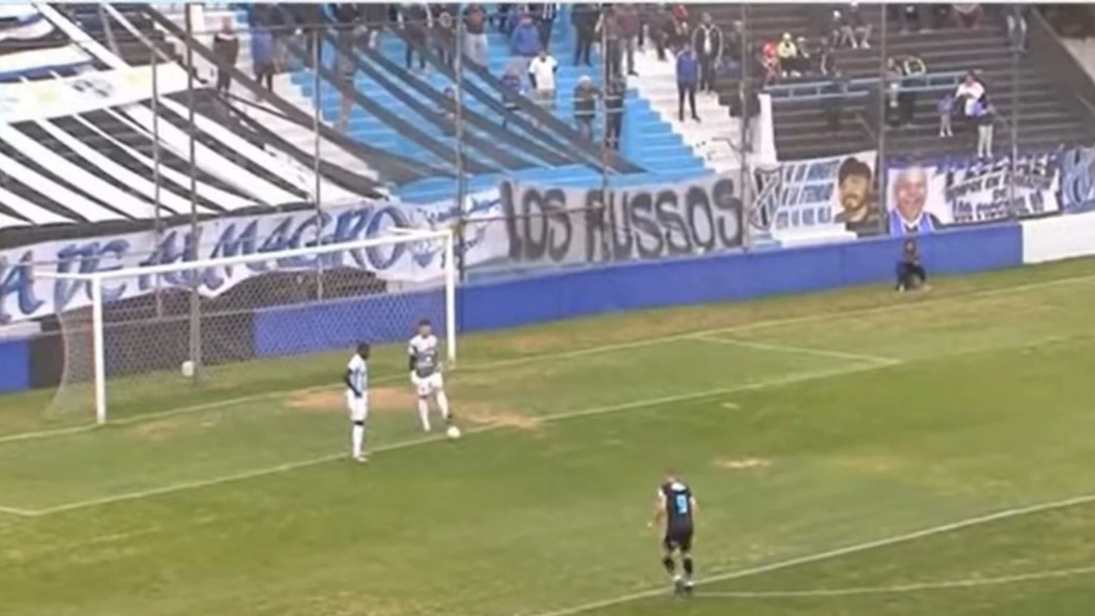 ¡Un blooper! El insólito gol que se hizo Gimnasia de Jujuy ante Almagro