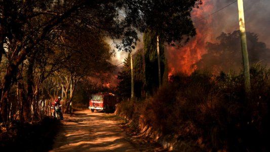 Córdoba: siguen los incendios en las Sierras y hay un detenido