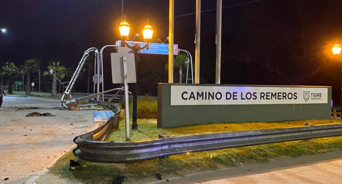 Dos jóvenes de 18 años fallecieron en un accidente en ingreso al Camino de los Remeros