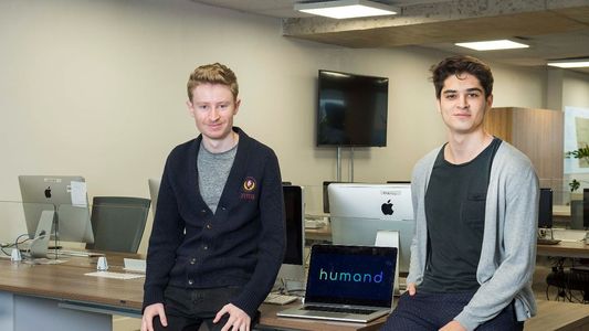 Son emprendedores Sub 25 y la app que crearon la usan grandes empresas