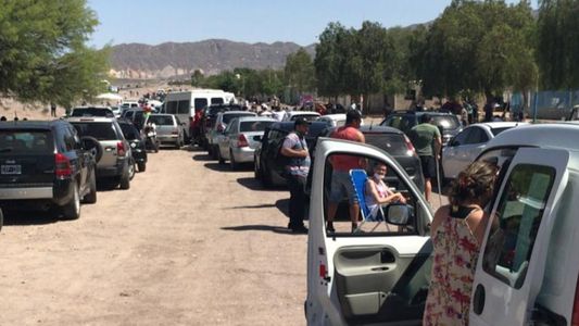 Filas de cuatro kilómetros en San Juan para ver a la Selección Argentina contra Brasil