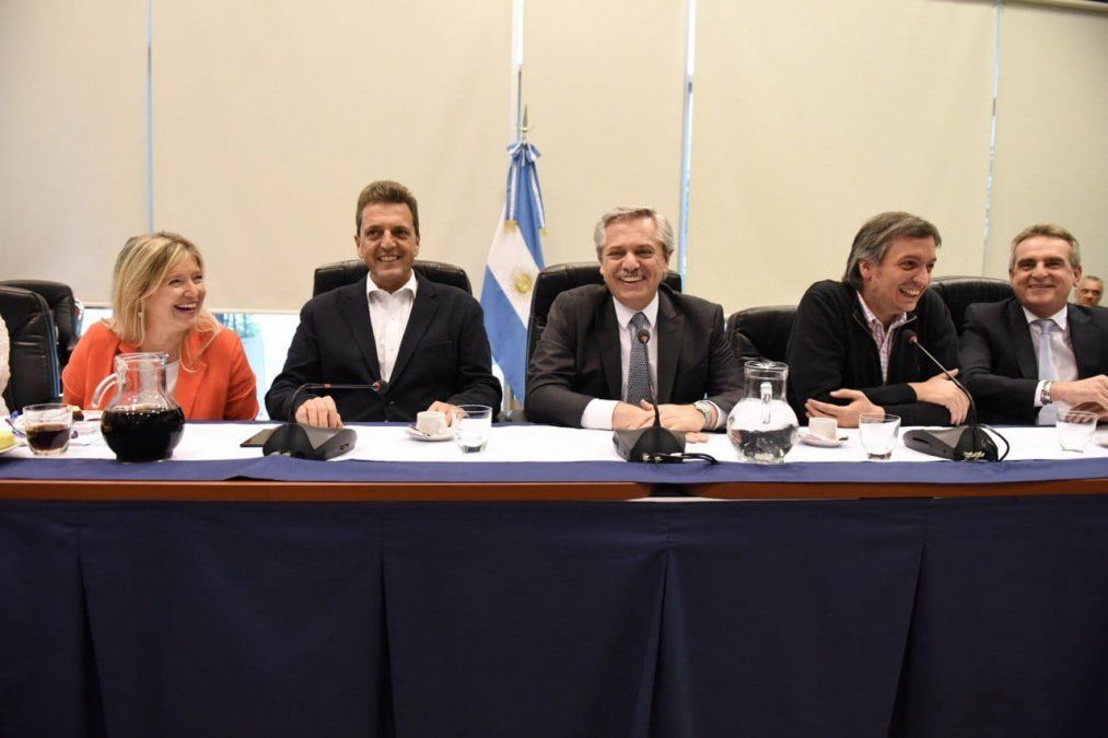 Alberto Fernández se reunió con Massa y Máximo: analizaron suspender las PASO, control de precios y vacunación