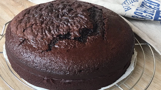 Bizcochuelo de chocolate: receta casera y fácil para lograr la HUMEDAD justa