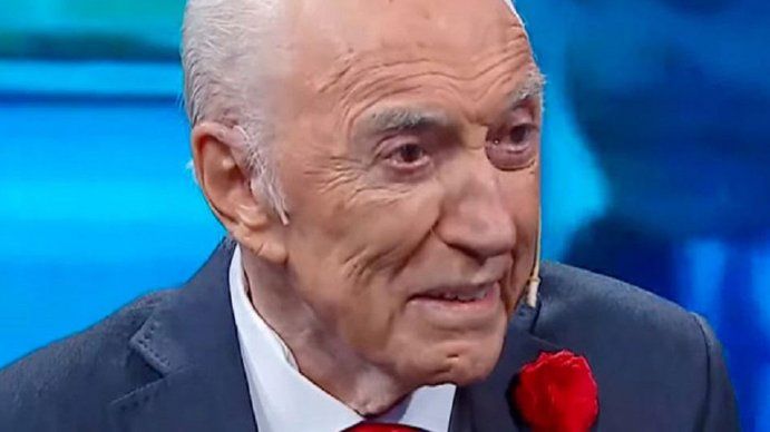 Cacho Fontana dio positivo en coronavirus y seguirá internado