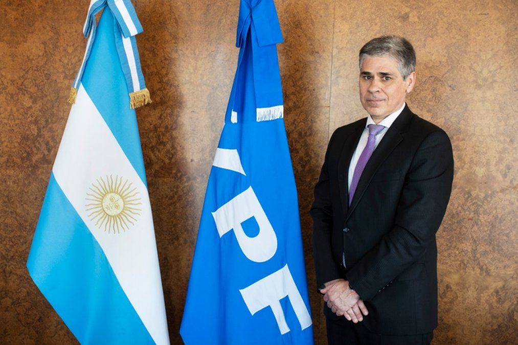 Pablo González asumió como presidente de YPF