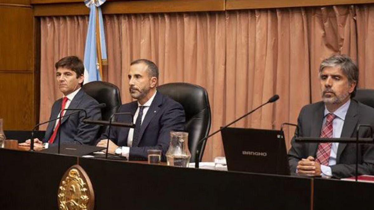 Parte de los jueces que juzgan a Cristina Kirchner. (Foto: Télam)