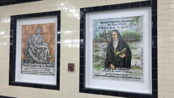 Exponen en la estación Congreso del subte A un altar de Mama Antula