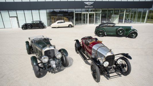 Bentley festeja el hito de fabricación del coche 200.000