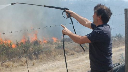 Damián de Santo desesperado por sus cabañas: cara a cara con el fuego en Córdoba