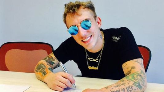 El Polaco firmó contrato y se sube a las tablas como actor con Peter y Freddy
