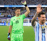 La inesperada frase del Dibu Martínez sobre la despedida de Messi de la Selección Argentina: Pensé que...