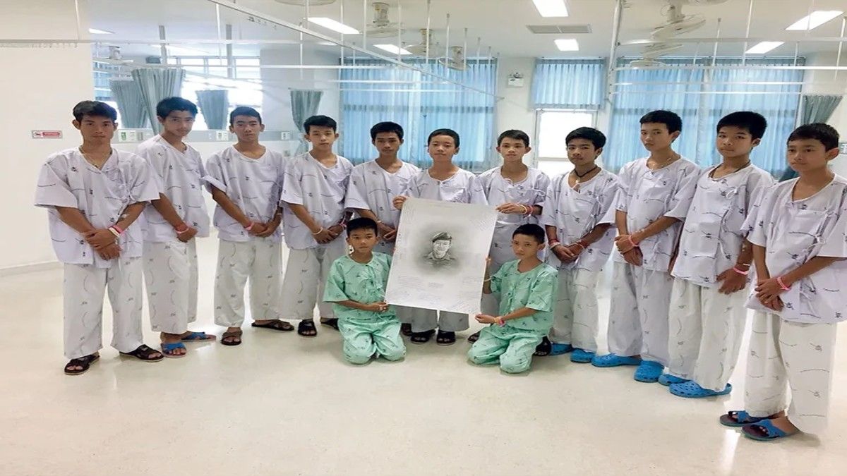 Los chicos rescatados en Tailandia formaban parte del equipo de fútbol Jabalíes Salvajes. 