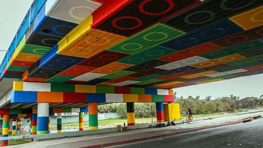 Córdoba tiene su primer puente de Legos
