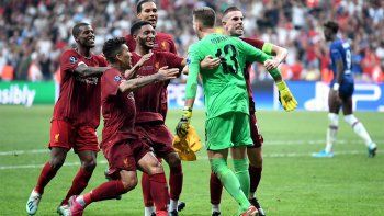Liverpool campeón de la Supercopa de Europa: empató 2-2 con Chelsea y lo ganó en los penales