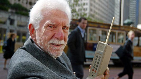 ¿Quién inventó el celular?