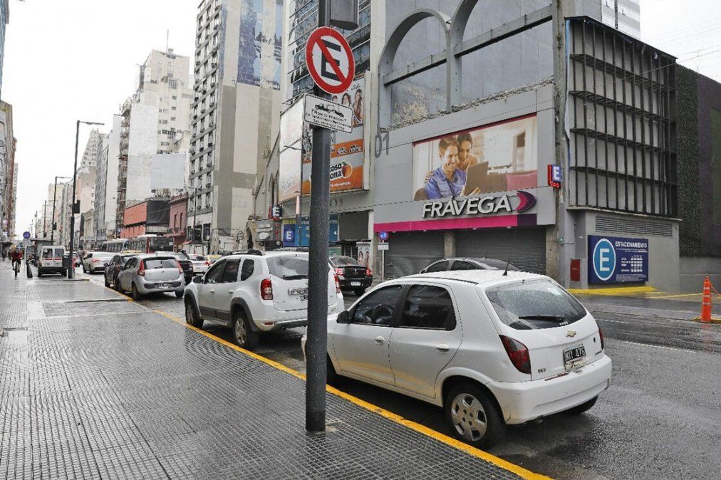 Ciudad: vuelven a regir las prohibiciones de estacionamiento al igual que previo a la pandemia.