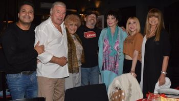 El elenco de La chica del Sombrero Rosa celebró la temporada