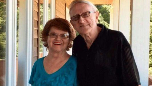 Estuvieron casados 52 años y murieron el mismo día de coronavirus