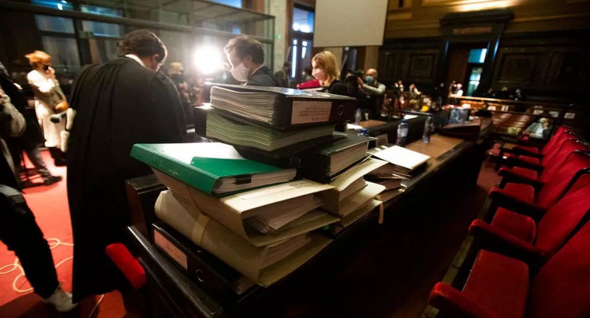 El expediente contra AstraZeneca en el tribunal europeo de Bruselas (Foto: AP)