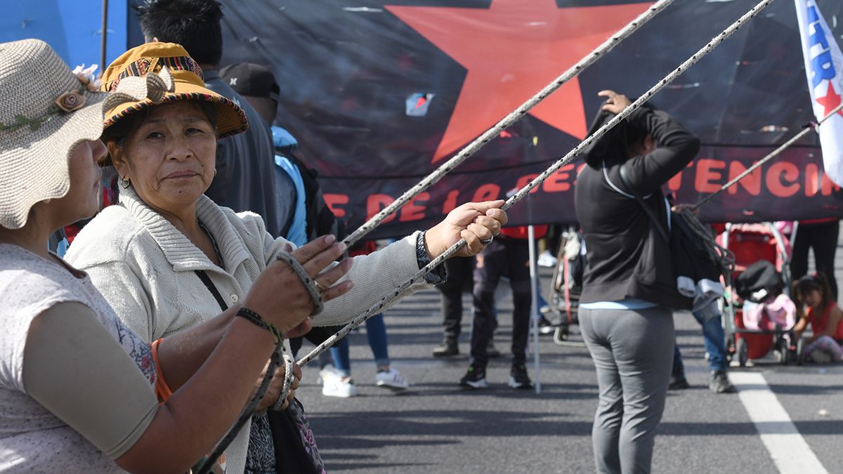 Unidad Piquetera realiz&oacute; cortes en todo el pa&iacute;s y anunci&oacute; un acampe para la tercera semana de abril. (Foto: T&eacute;lam)