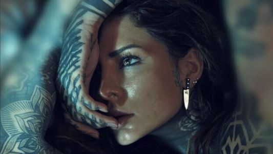 Cande Tinelli y un mensaje sarcástico sobre su cuerpo tatuado