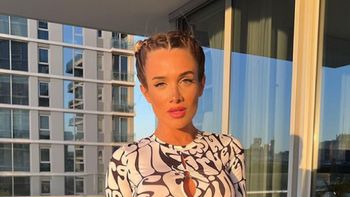 Camila Homs, diosa en las playas de Punta del Este con microbikini negra