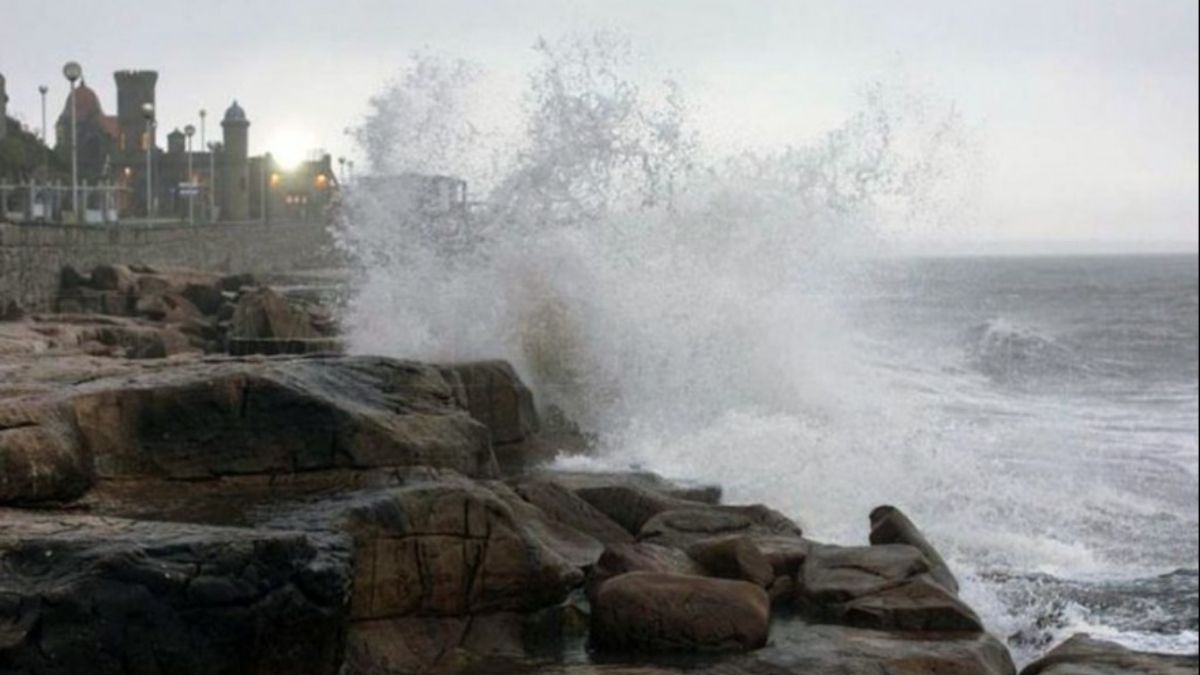 La costa atlántica es una de las áreas alcanzadas por el alerta naranja del Servicio Meteorológico. Foto: Archivo.