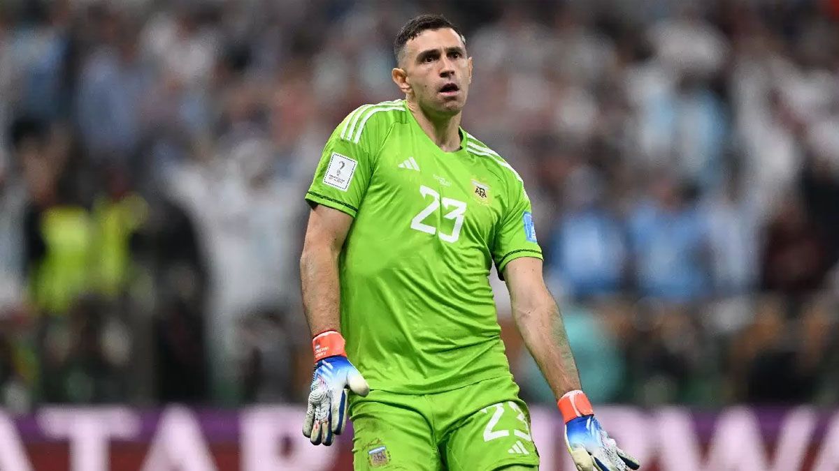Dibu Martínez