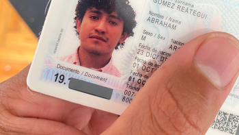 Se nacionalizó, mostró su DNI argentino y sorprendió a todos: Soy un joven de 80 años