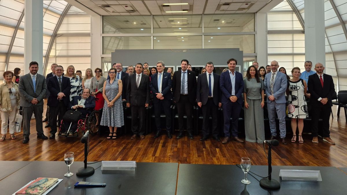 La presentación del nuevo espacio se hizo en la sede de la Cancillería argentina. (Foto: prensa Instituto Universitario Isaac Abarbanel).
