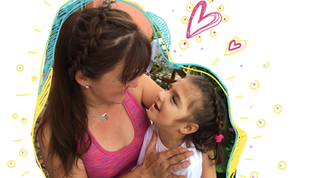 Día del Niño: creó una marca de juguetes para niños con discapacidad a partir de la experiencia con su hija