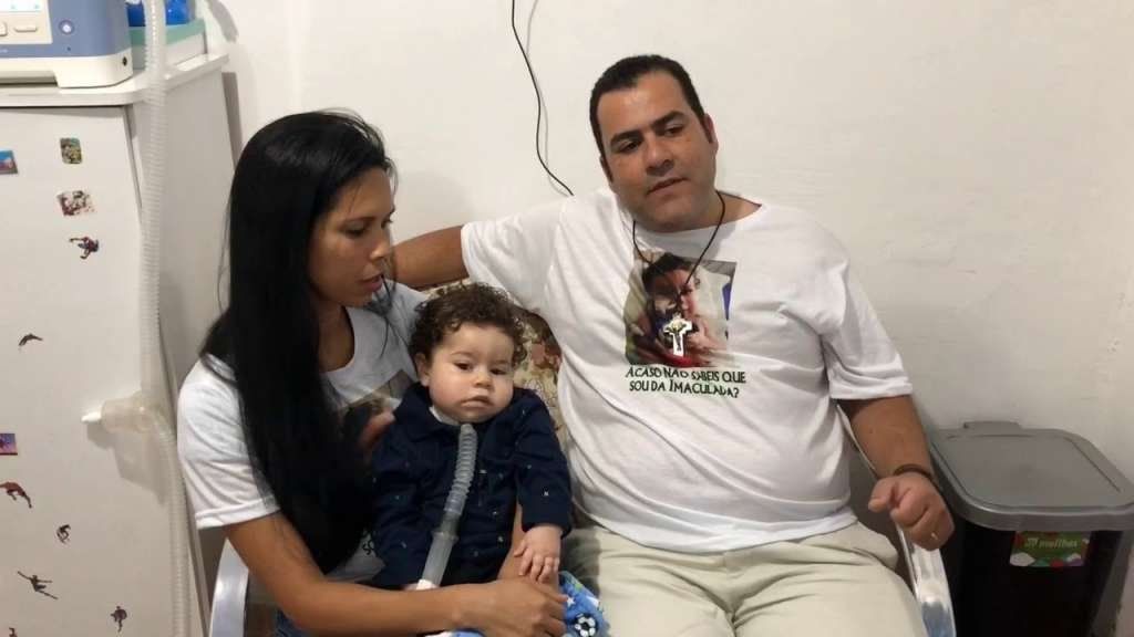 Se gastó en lujos el dinero recaudado para su bebé gravemente enfermo: el pequeño murió