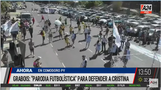 Juan Grabois se movilizó a Comodoro Py para hacer una parodia futbolística en defensa de Cristina Kirchner