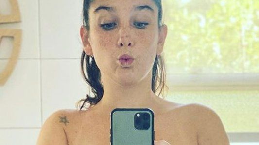 Juana Repetto posó en topless y reflexionó sobre el embarazo