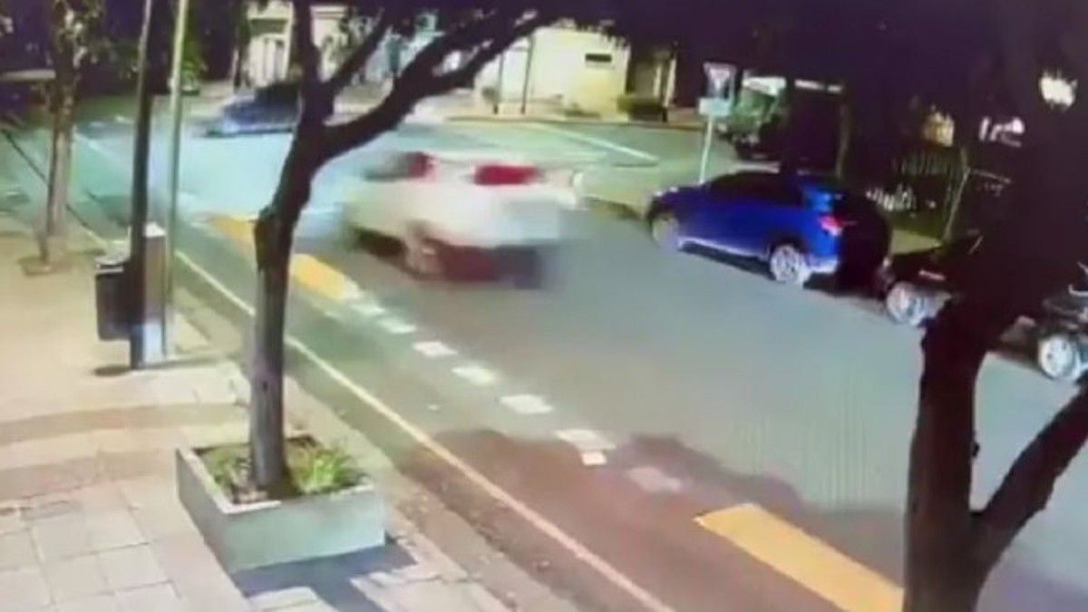 El momento del trágico choque en Floresta. (Foto: Captura video)&nbsp;