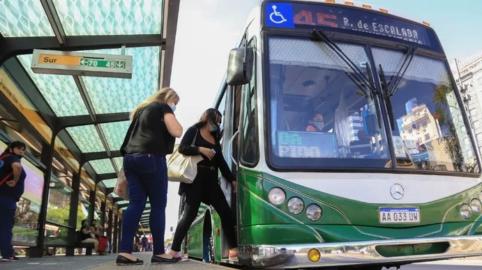 A dos horas del paro de colectivos, el Gobierno busca garantizar frecuencias mínimas del servicio en el AMBA