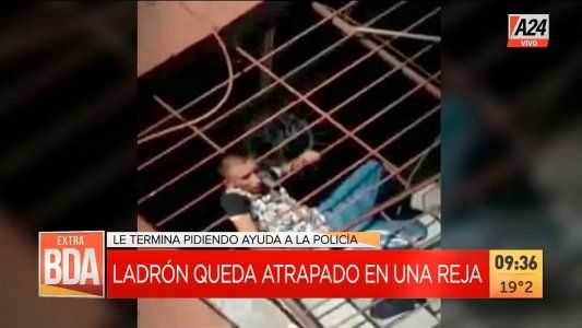 El colmo del ladrón: ¡quedó atrapado en la reja!