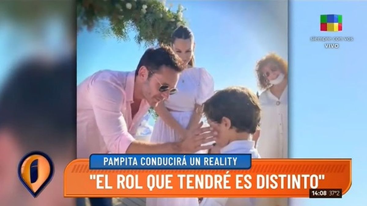 Benjamín Vicuña no dudó en aceptar la invitación de su ex, Pampita, al bautismo de su hija Ana García Moritán. 