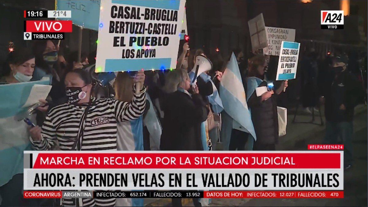 Una luz por la República: marcha con velas en Tribunales en apoyo a los jueces desplazados