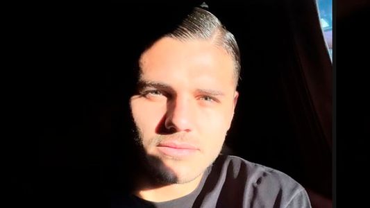 La provocadora foto de Mauro Icardi semidesnudo desde una playa