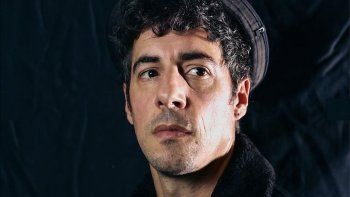 esteban lamothe se puso un particular y polemico traje de bano esteban lamothe se puso un particular y polemico traje de bano