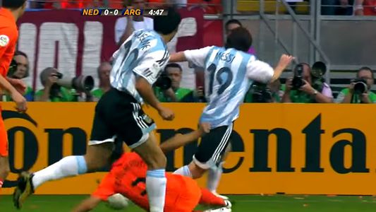 Lionel Messi vs. Países Bajos: el recuerdo de un partido que marcó su debut como titular en un Mundial
