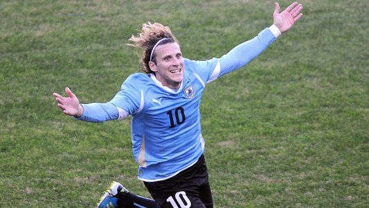 Forlán anunció su retiro del fútbol profesional: Se cierra una linda etapa llena de recuerdos y emociones