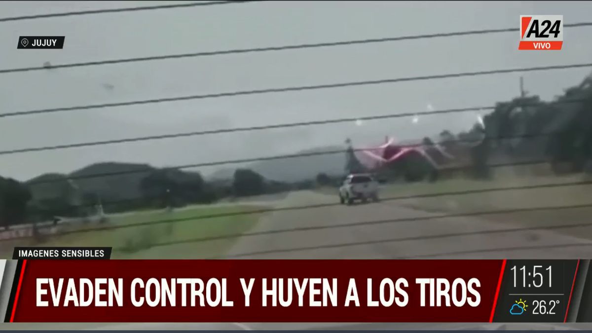 Jujuy: así huyen a los tiros de un control de tránsito. (Captura de TV)