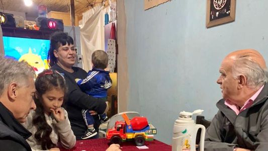 Con tono electoral, Mauricio Macri recorrió Lanús y se mostró con Néstor Grindetti, quien lo apoyó en una eventual candidatura